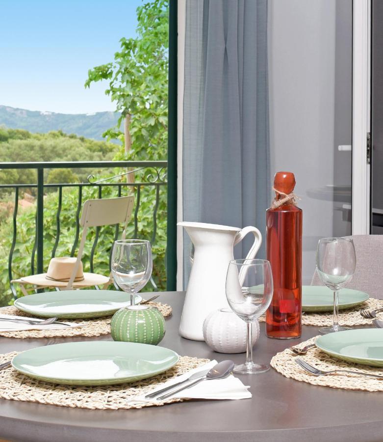 Giorgos & Maria Villas Ágios Matthaíos Extérieur photo