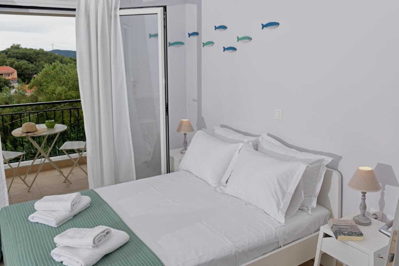 Giorgos & Maria Villas Ágios Matthaíos Extérieur photo